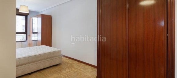 1 bedroom Apartment in Oviedo, Spain No. 138837 3