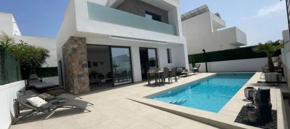 3 bedrooms House in San Javier, Spain No. 173190 2