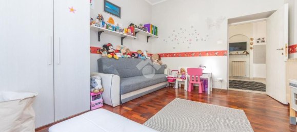 3 rooms Apartment in Rome, Italy No. 2017 32