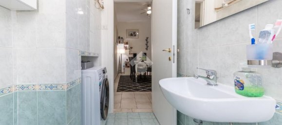 3 rooms Apartment in Rome, Italy No. 2017 36