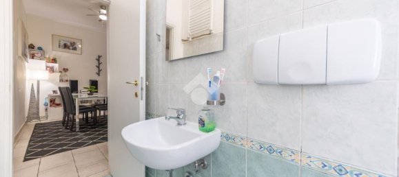 3 rooms Apartment in Rome, Italy No. 2017 39