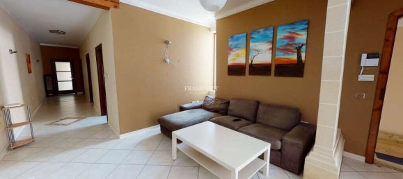 3 bedrooms Apartment in Swatar, Malta No. 2437 2