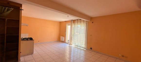 Studio in Miramas, France No. 280268 8