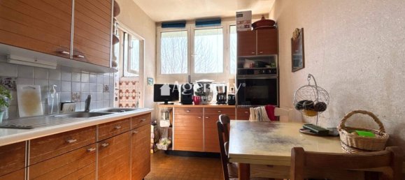 Apartamento de 3 dormitorios en Gouvernes, France No. 279182 5