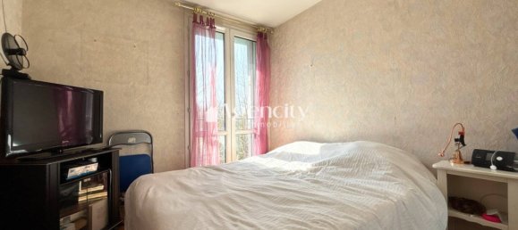 Apartamento de 3 dormitorios en Gouvernes, France No. 279182 7