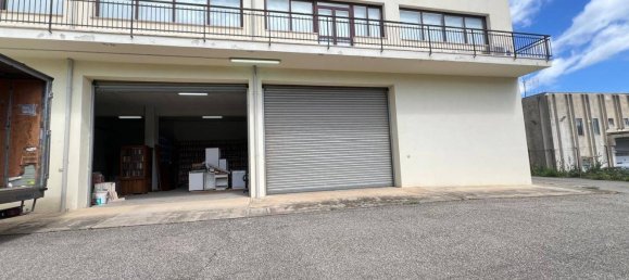250m² Commercial property in Rende, Italy No. 39260 4