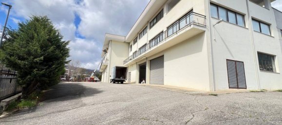 250m² Commercial property in Rende, Italy No. 39260 13