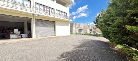 250m² Commercial property in Rende, Italy No. 39260 14