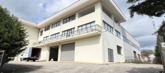 250m² Commercial property in Rende, Italy No. 39260 15