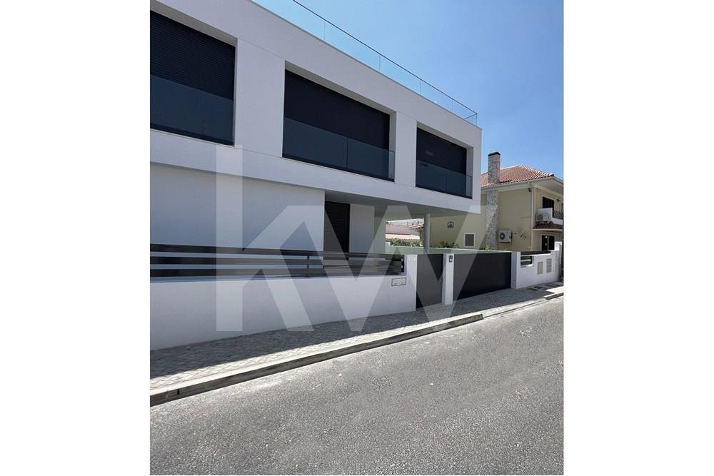 5 bedrooms House in Odivelas, Portugal No. 139503