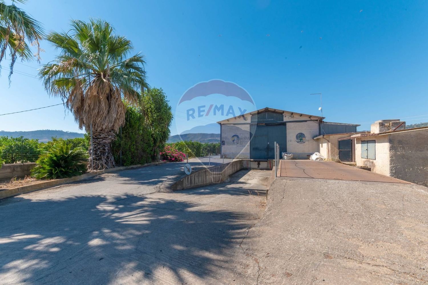 Склад 800м² в Кальтаджироне, Италия № 88040