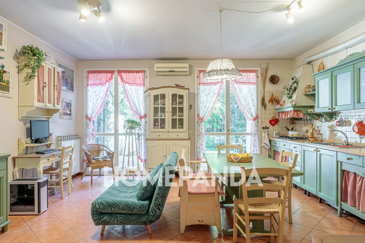 Квартира с 3 комнатами в Сеттимо Миланезе, Италия № 173198