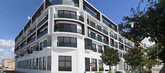 Apartamento de 3 dormitorios en Alicante, Spain No. 8900 3