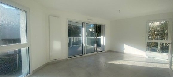 2 bedrooms Apartment in Saint-Nazaire, France No. 338530 2