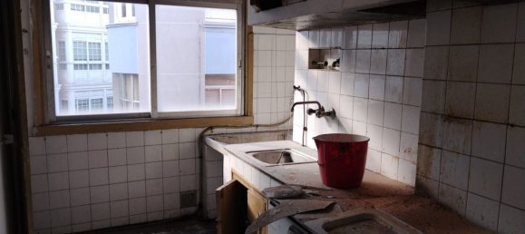 Apartamento de 3 dormitorios en La Coruña, Spain No. 107167 7