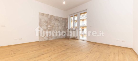 2 chambres Appartement à Rome, Italy No. 260112 4