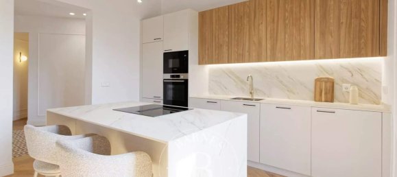 3 bedrooms Apartment in Eixample, Spain No. 143925 11