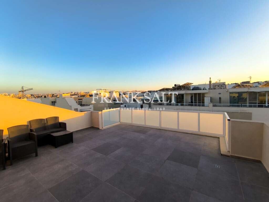 2 bedrooms Penthouse in Swieqi, Malta No. 5338