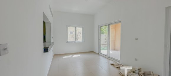 5 bedrooms Townhouse in Dubai Land, UAE No. 33306 3