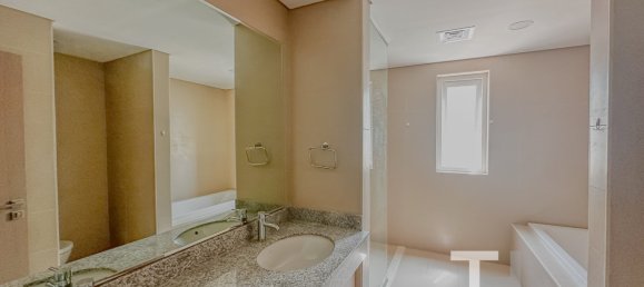 5 bedrooms Townhouse in Dubai Land, UAE No. 33306 16