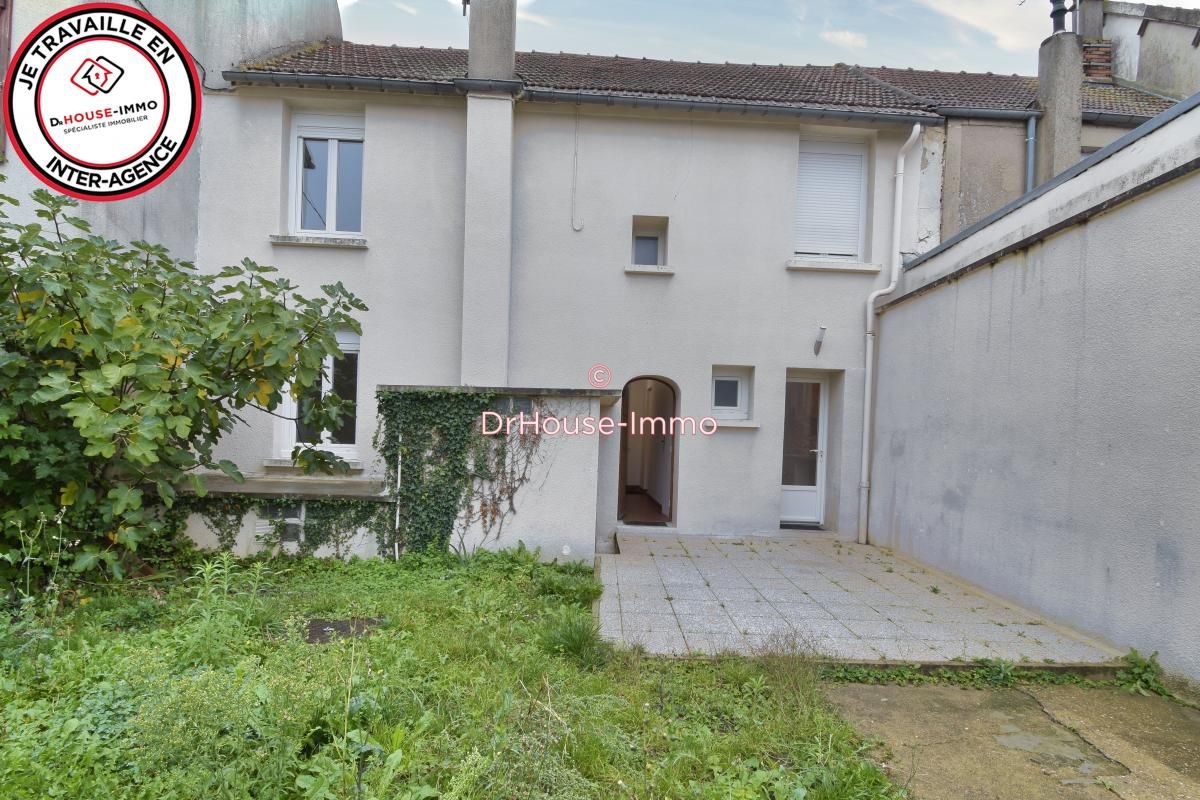 3 bedrooms Townhouse in Bonnieres-sur-Seine, France No. 179813