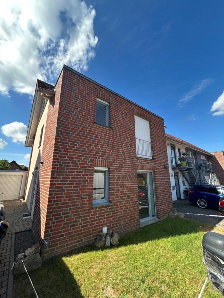 3 bedrooms Townhouse in Steinfurt, Germany No. 350922