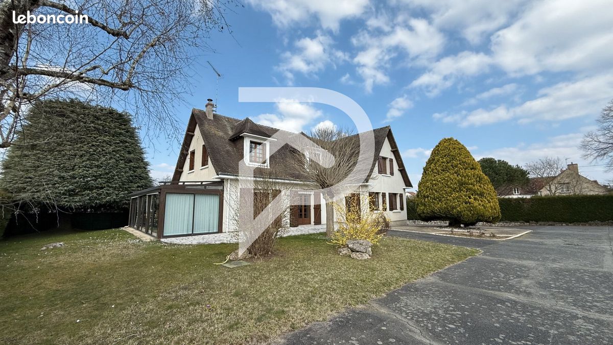 6 bedrooms House in Vineuil, France No. 50963