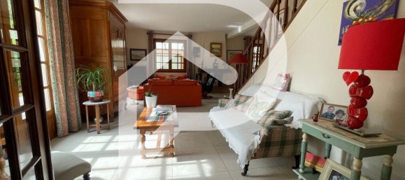 6 bedrooms House in Vineuil, France No. 50963 3