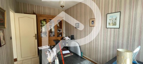 6 bedrooms House in Vineuil, France No. 50963 9