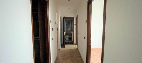 2 chambres Appartement à Genoa, Italy No. 105012 7