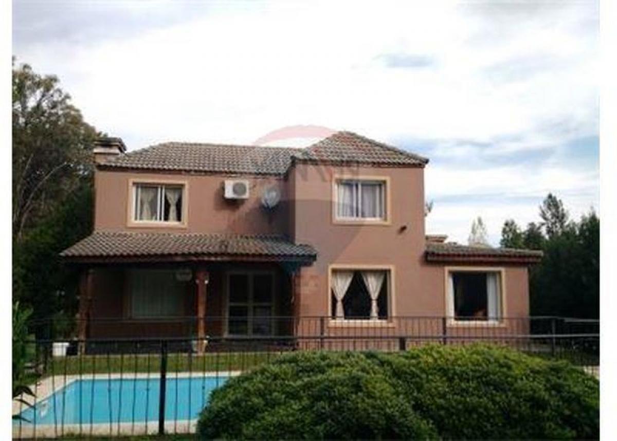 3 bedrooms House in Pilar, Argentina No. 10636