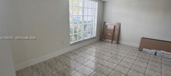 3 Schlafzimmer Gewerbliche Immobilien in Miami, USA, Nr. 614706 11