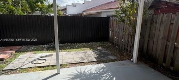 3 Schlafzimmer Gewerbliche Immobilien in Miami, USA, Nr. 614706 2
