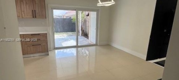 3 Schlafzimmer Gewerbliche Immobilien in Miami, USA, Nr. 614706 13