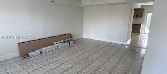 3 Schlafzimmer Gewerbliche Immobilien in Miami, USA, Nr. 614706 12