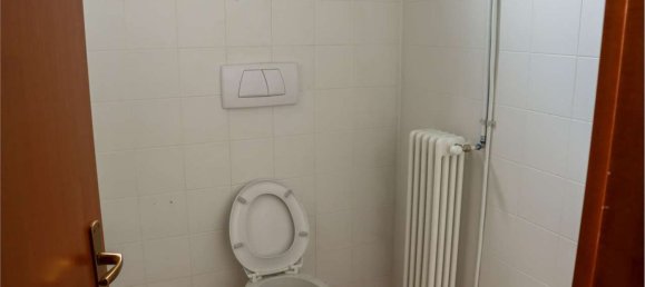 490m² Warehouse in Cermenate, Italy No. 6462 16