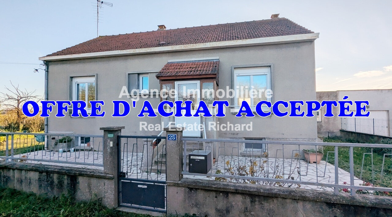 Casa de 4 dormitorios en Corbeilles, France No. 160845