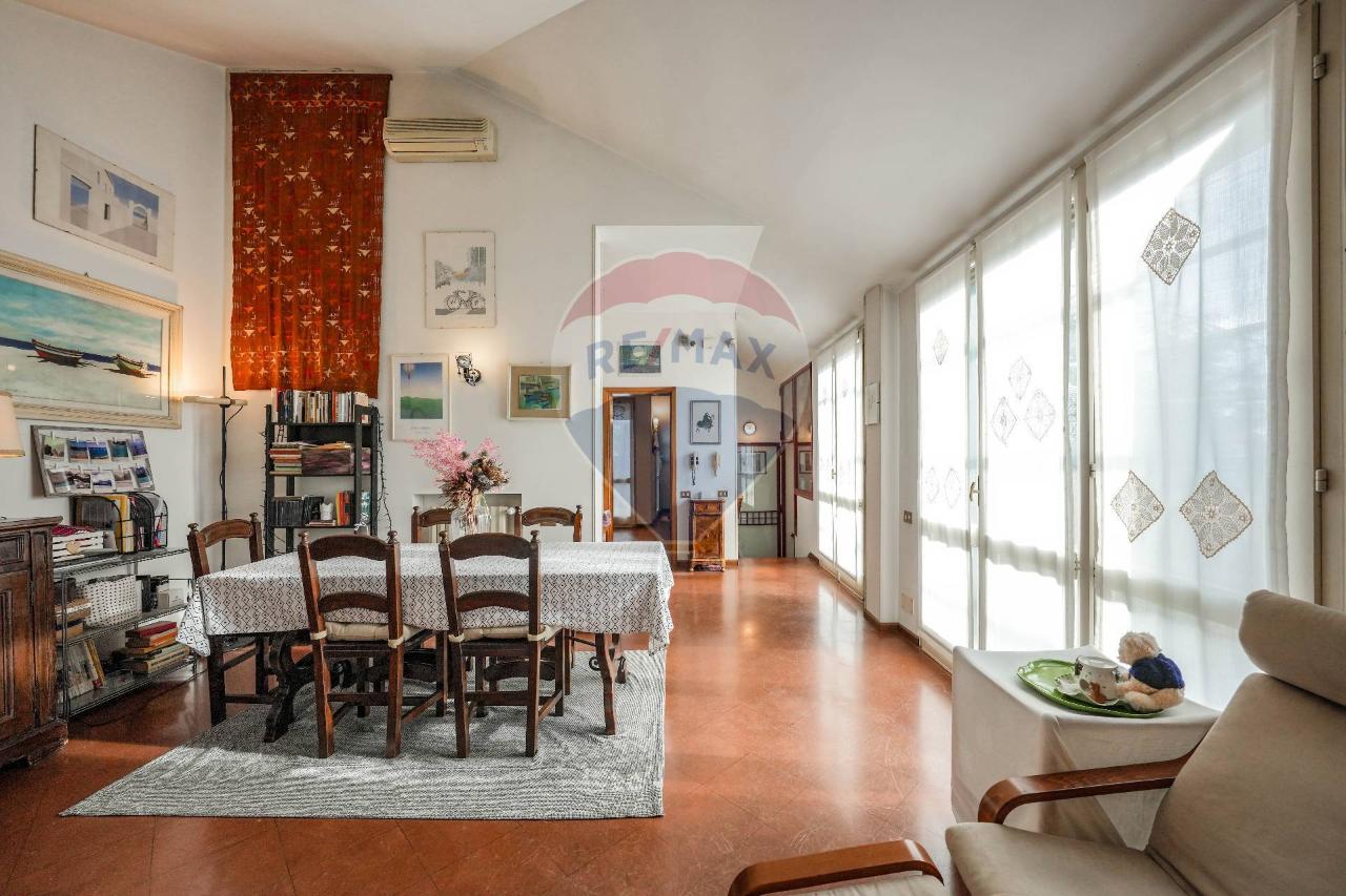 7غرفة فيلا في Ferrara, Italy رقم 7593