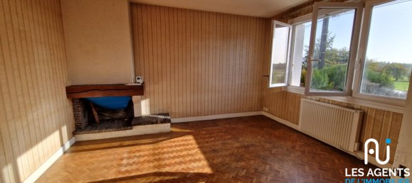 Casa de 3 dormitorios en Clery-Saint-Andre, France No. 93064 2