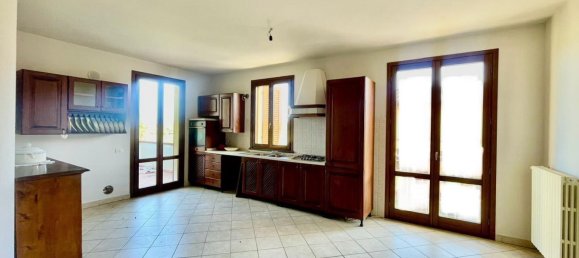 4 rooms Apartment in Santa Croce sull'Arno, Italy No. 78551 5
