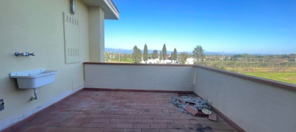 4 rooms Apartment in Santa Croce sull'Arno, Italy No. 78551 6