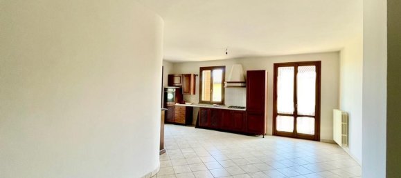 4 rooms Apartment in Santa Croce sull'Arno, Italy No. 78551 3