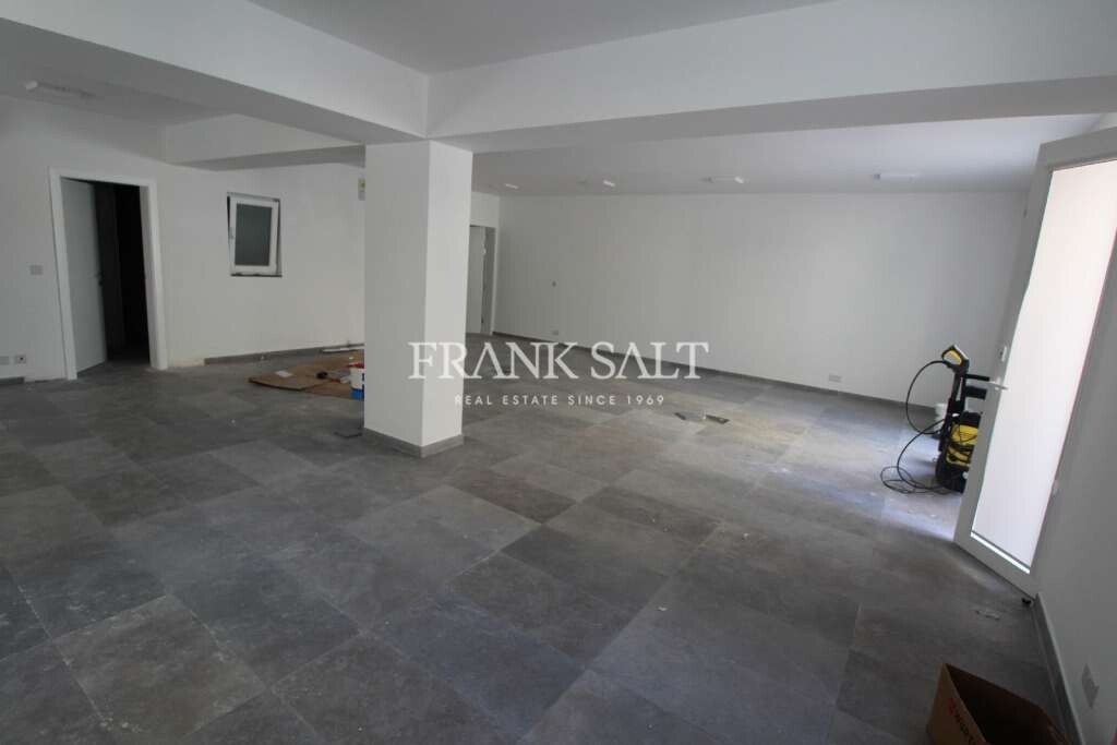 90m² Shop in Mosta, Malta No. 13106