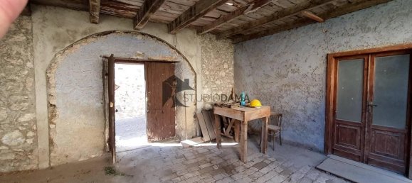 5 rooms House in Salò, Italy No. 102929 3