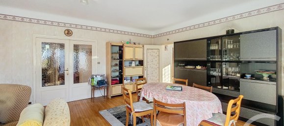 6 bedrooms House in Gannat, France No. 196074 3