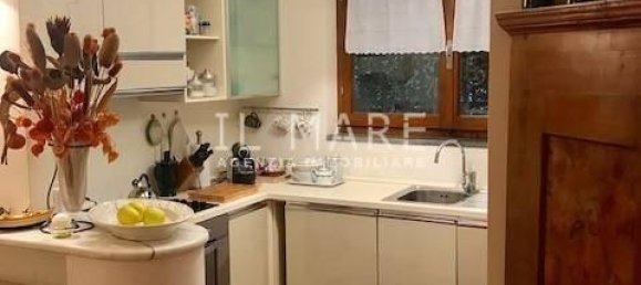 Villa de 5 habitaciónes en Montignoso, Italy No. 36009 3