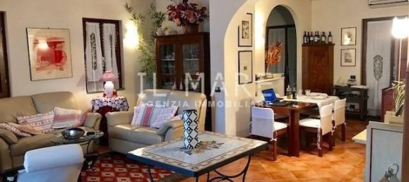 Villa de 5 habitaciónes en Montignoso, Italy No. 36009 31