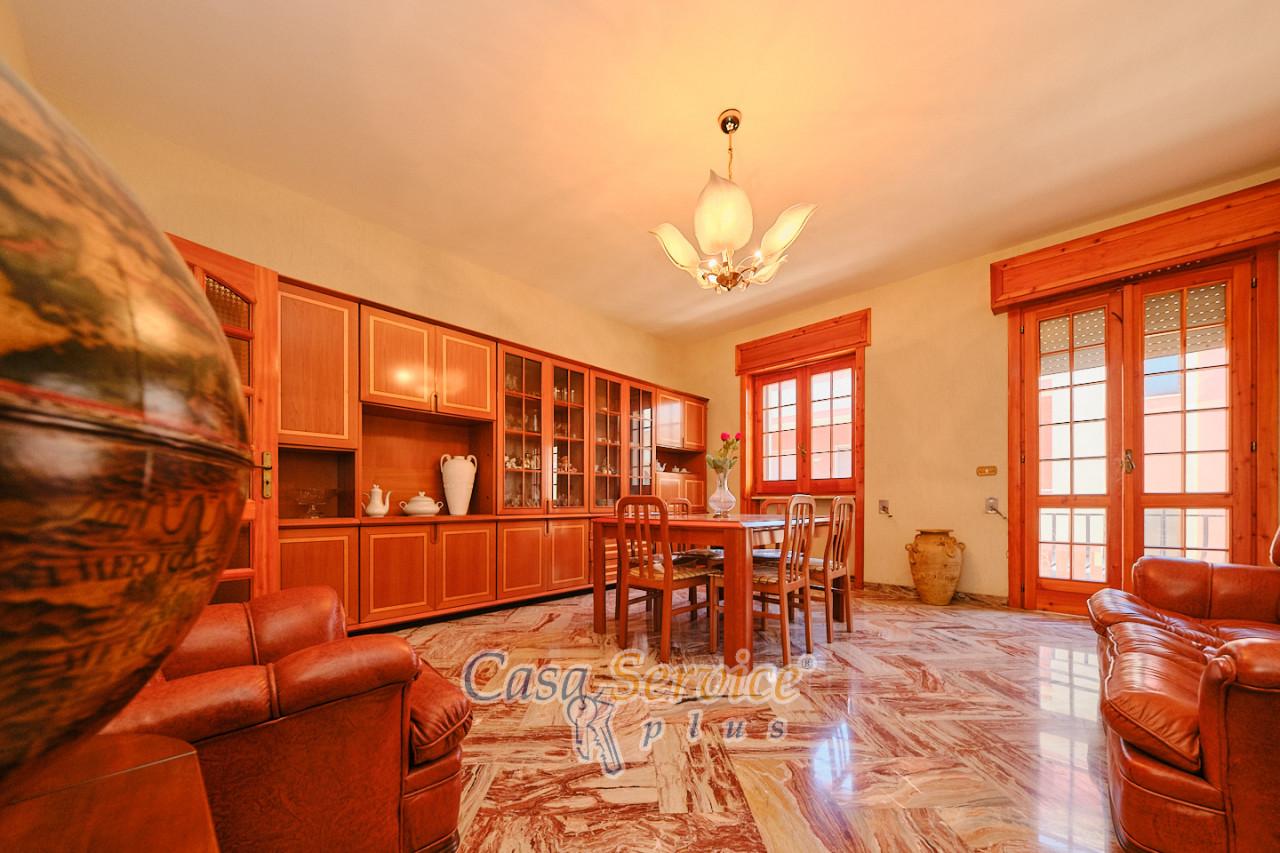 Дом с 5 комнатами в Parabita, Италия № 231213