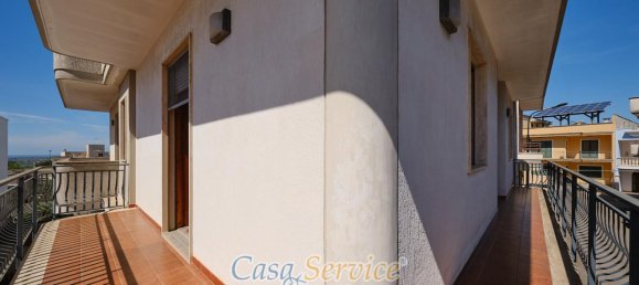 Дом с 5 комнатами в Parabita, Италия № 231213 12