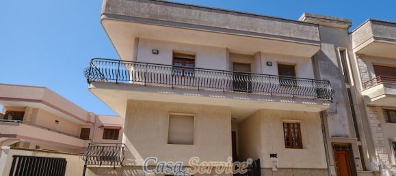 Дом с 5 комнатами в Parabita, Италия № 231213 9